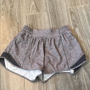 Women's lululemon heathered Gray hottie hot Athletic Shorts size 4 EUC 4” inseam